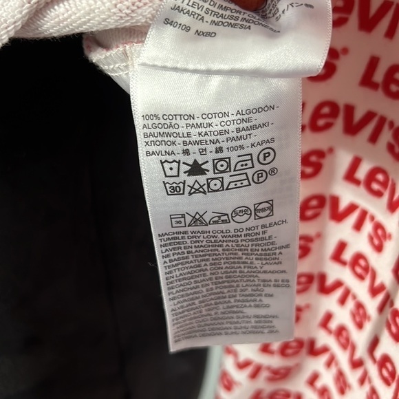 Levi’s All Over Spell Out Crop Sweatshirt Raw Hem Red White Cozy Casual S NWT - Picture 9 of 11